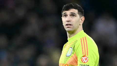 Emiliano Martnez menjadi satu-satunya pemain Aston Villa yang tak tergantikan pada fase grup UCL 2024/2025. Dengan performa yang konsisten, kipper Timnas Argentia itu selalu tampil penuh