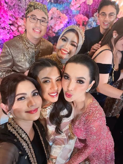 Potret tamu artis di pernikahan anak Nunu Datau. (sumber: Instagram/cutkeke_xavier)