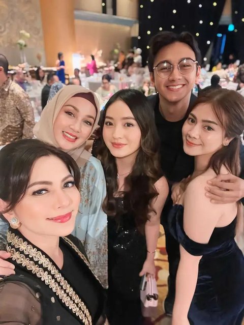 Potret tamu artis di pernikahan anak Nunu Datau. (sumber: Instagram/cutkeke_xavier)