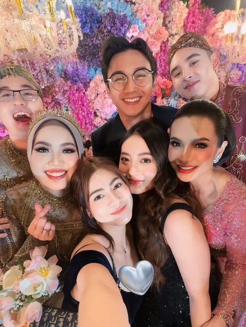 Potret tamu artis di pernikahan anak Nunu Datau. (sumber: Instagram/natashawilona12)