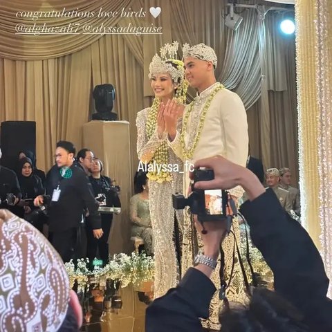 Alyssa Daguise Pakai Kebaya Sunda di Akad Nikah (Sumber: IG/alalyssa_fc)