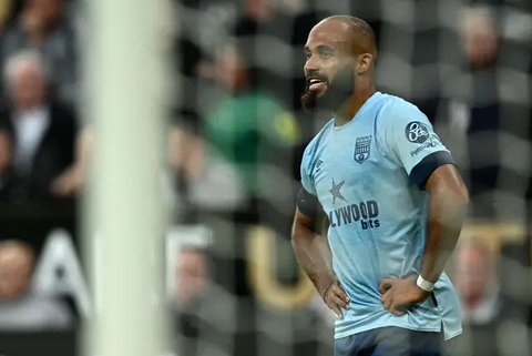 Penampilan Bryan Mbeumo untuk Brentford dalam beberapa musim terakhir sangat mengesankan. Pemain sayap 25 tahun tersebut kuat, memiliki kecepatan tinggi dan juga kidal sehingga sangat nyaman