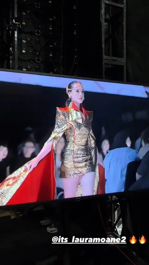 Potret Laura Moane di catwalk JF3 (sumber: Instagram/taufikifik)