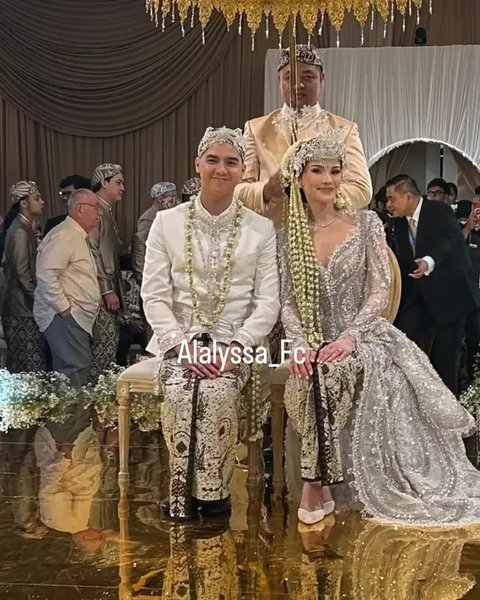 Alyssa Daguise Pakai Kebaya Sunda di Akad Nikah (Sumber: IG/alalyssa_fc)