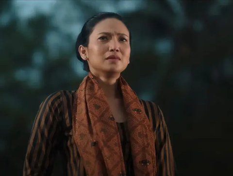 Kinaryosih sebagai Santika dalam film Syirik: Danyang Laut Selatan. (Foto: Dok. Ganesa Perkasa Films)