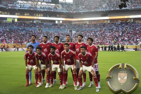 Tim Palmeiras berpose untuk foto grup sebelum pertandingan sepak bola Grup A Piala Dunia Antarklub antara Palmeiras dan FC Porto di East Rutherford, NJ, Minggu, 15 Juni 2025. (AP Photo/Ada