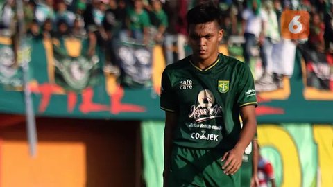Rachmat Irianto - Pemain asli Surabaya ini adalah anak dari legenda Bajul Ijo, Bejo Sugiantoro. Jebolan tim Indonesia Muda Surabaya ini kini menjabat sebagi kapten di sepanjang gelaran Piala
