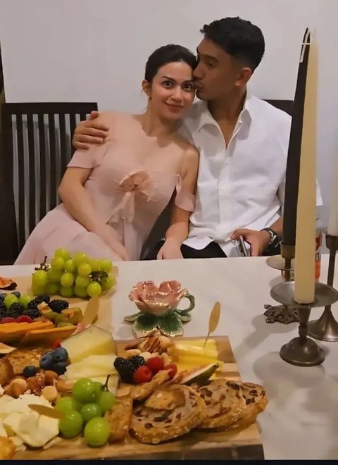 8 Potret Rumah Baru Ariel Tatum yang Bernuansa Hangat dan Penuh Kebersamaan (Instagram/arieltatum)