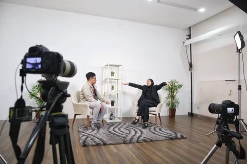 Film Arisan! membuat Cut Mini jatuh hati pada akting. Setelahnya ia bermimpi bisa kerja bareng Riri Riza dan Mira Lesmana. Mimpi terkabul lewat Laskar Pelangi.