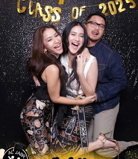 Inspirasi Outfit Senada Marshanda dan Sienna. (Sumber: Instagram/marshanda99)