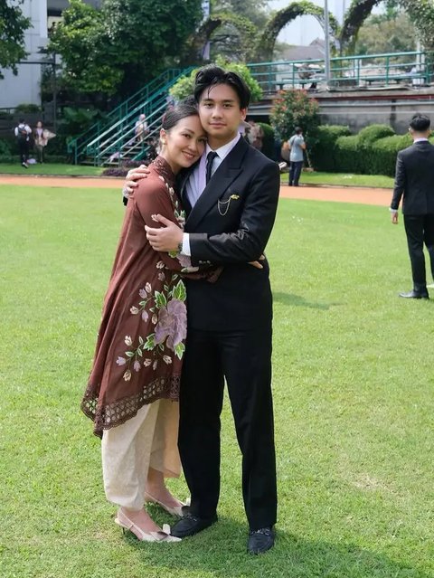 Inspirasi Outfit Senada Marshanda dan Sienna. (Sumber: Instagram/marshanda99)