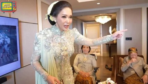 Maia Estianty berharap Alyssa menyukai mahar dan juga seserahan itu. Tak berhenti di situ, mengungkap peran Irwan Mussry dalam mempersiapkan mahar dan seserahan. "Semoga bahagia dan senang dengan pemberian dari Al Ghazali dan keluarga besar terutama donatur yang itu," kata Maia menunjuk Irwan Mussry