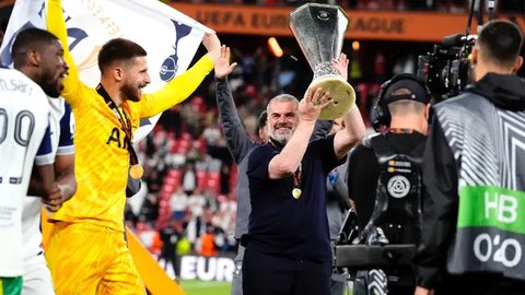 Hasil ini membawa pasukan Ange Postecoglou naik ke peringkat keempat klasemen Liga Europa dengan 17 poin, satu angka di belakang Manchester United. (AP Photo/Dave Shopland)
