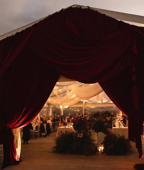 10 Momen Resepsi Pernikahan Amanda Rawles, Penuh Kemewahan dan Romansa (sumber: Instagram/amandarawles)