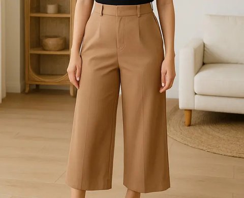 7 Tips Memakai Celana Kulot untuk Wanita Tinggi 150an, Tetap Stylish Tanpa Terlihat Tenggelam (sumber:AI)