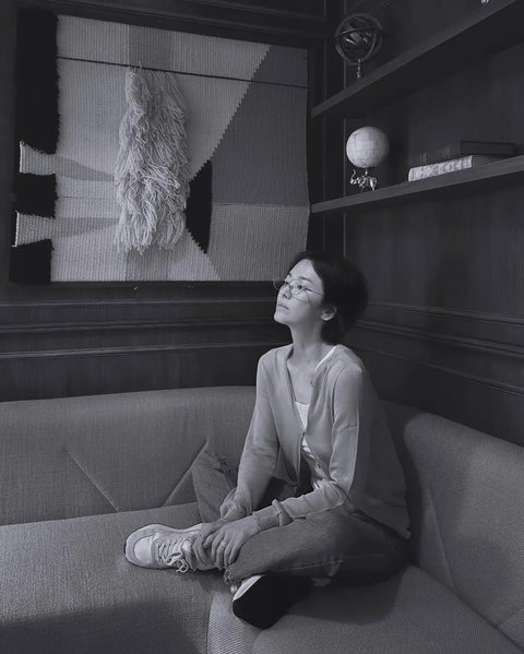 7 Potret Cantik Song Hye Kyo Bare Face saat di Spanyol, Usia 43 Tahunnya Gak Terlihat Sama Sekali