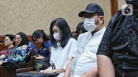FOTO: Ekspresi Makelar Perkara Zarof Ricar Saat Dijatuhi Vonis 16 Tahun Penjara