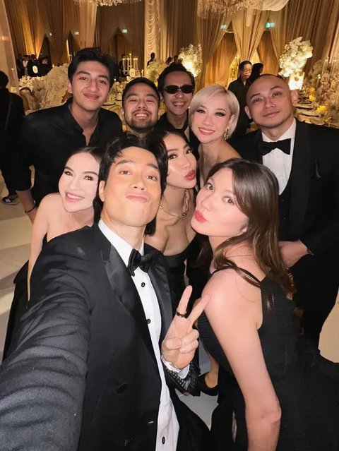 Resepsi pernikahan Al Ghazali dan Alyssa Daguise di salah satu hotel mewah bintang lima di Jakarta, Senin (16/6/2025). BCL dan Tiko Aryawardhana hadir. (Foto: Dok. Instagram @itsmebcl)