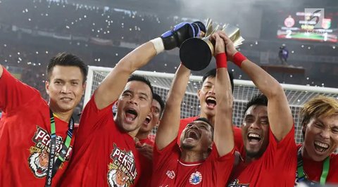 Bek Persija Jakarta, Maman Abdurahman, saat bermain di Piala Asia 2007 bersama Timnas Indonesia. (AFP/Adek Berry)