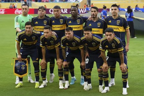 Para pemain Bayern Munchen berpose untuk foto tim sebelum pertandingan Grup C Piala Dunia Antarklub antara Bayern Munchen dan Auckland City di Cincinnati, Minggu, 15 Juni 2025. (