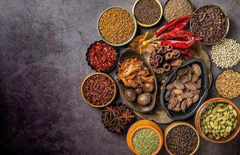 Ilustrasi bumbu dapur. (Image by valeria_aksakova on Freepik)
