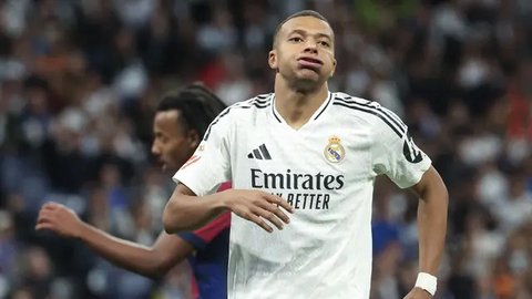 Penyerang Real Madrid, Kylian Mbappe, dalam pertandingan La Liga melawan Villarreal di El Madrigal, Minggu dini hari WIB (16-3-2025). (Bola.com/X realmadriden)