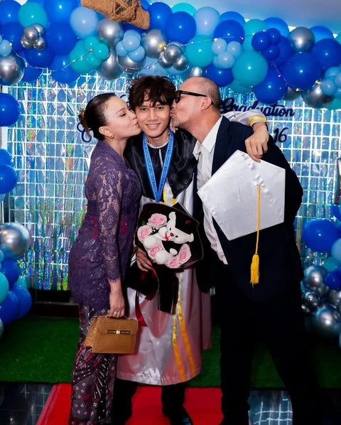 Potret Wisuda Anak Rossa (instagram.com/itsrossa910)
