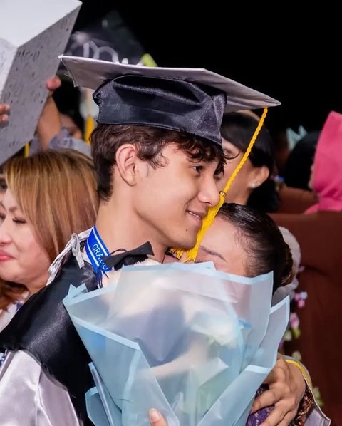 Potret Wisuda Anak Rossa (instagram.com/itsrossa910)