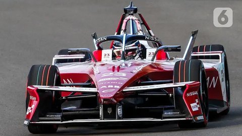 22 pembalap dari 11 tim mewakili 10 negara akan tampil meramaikan putaran ke-12 dari ABB FIA Formula E World Championship musim ke-11. (Liputan6.com/Herman Zakharia)
