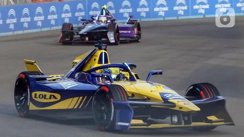 Berbeda dengan sebelumnya, jika pada tahun 2023 balapan utama (race) dilakukan sebanyak 2 kali, di seri Jakarta kali ini balapan hanya digelar pada Sabtu sore dan dilakukan hanya 1 kali. (Liputan6.com/Herman Zakharia)