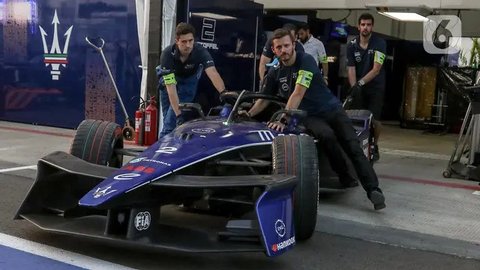 Pada musim 2024-2025, mobil balap Formula E yang digunakan adalah Gen3 Evo. (Liputan6.com/Herman Zakharia)