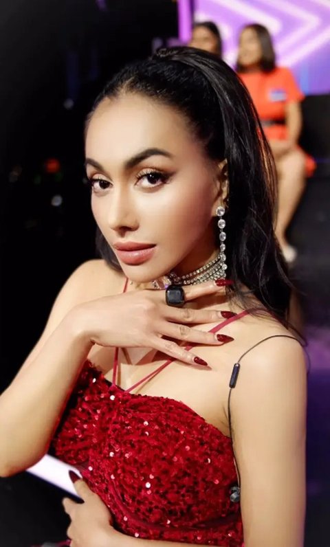 Potret Denada Usai Operasi Hidung (kapanlagi.com)