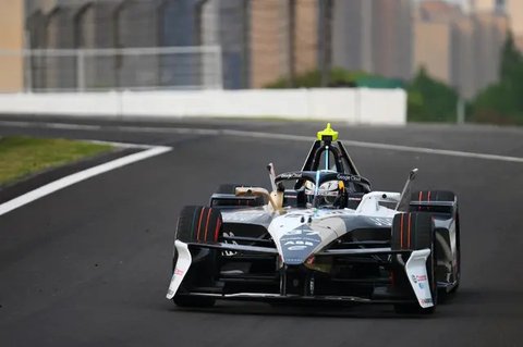 Mengenal Mobil Balap Listrik Super Cepat Jaguar di Formula E Jakarta (Arief A/Liputan6.com)