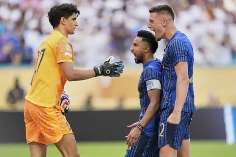 Pemain Real Madrid, Trent Alexander-Arnold dalam pertandingan Piala Dunia Antarklub melawan Al Hilal di Miami, Florida, Kamis, 19 Juni 2025. (AP Photo/Lynne Sladky)