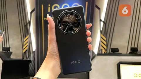Vivo X200 Pro yang bakal dirilis di Indonesia dalam waktu dekat (Liputan6.com/ Agustin Setyo Wardani)