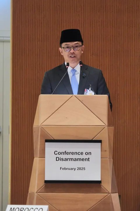 Dirjen Perlindungan WNI (PWNI) Kementerian Luar Negeri (Kemlu), Judha Nugraha saat wawancara khusus dengan Liputan6.com di Jakarta, Rabu 30 April 2025. (Liputan6.com/Herman Zakharia)