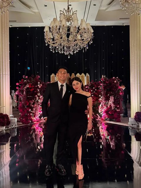 Fashion Kondangan Ariel Tatum dan Kekasih, Tampil Gloamor dan Super Elegan (sumber: Instagram/daffawardhana)