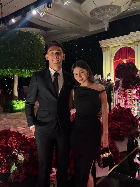 Fashion Kondangan Ariel Tatum dan Kekasih, Tampil Gloamor dan Super Elegan (sumber: Instagram/daffawardhana)