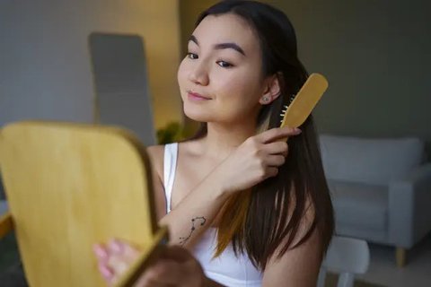 Ilustrasi Sisir yang Bagus untuk Rambut / Freepik by benzoix