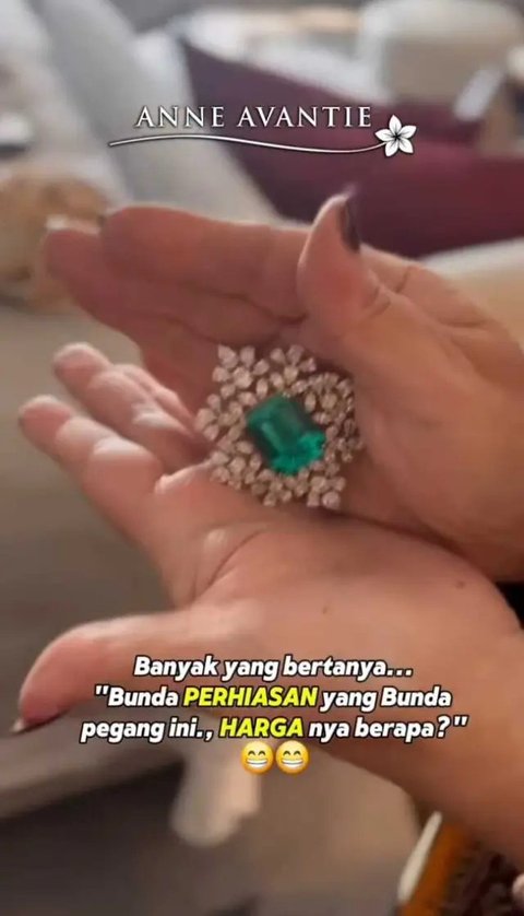 Cerita di Balik Bros Irwan Mussry yang Dikenakan saat Pernikahan Al Ghazali