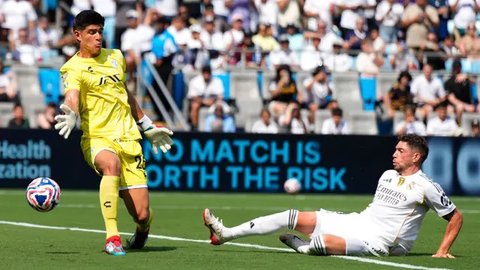 7. Antonio Rudiger yang merupakan pemain anyar Real Madrid diharapkan mampu menguatkan barisan pertahanan usai ditinggal Raphael Varane ke MU. Penampilan fantastisnya bersama Chelsea musim
