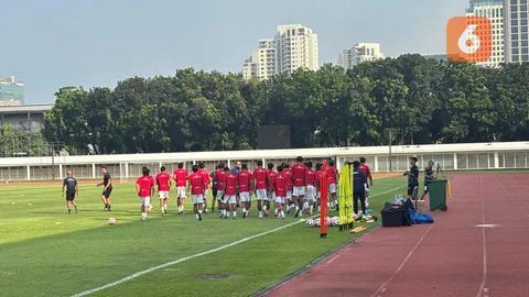 Suasana latihan terbuka perdana Timnas Indonesia U-23 di Stadion Madya GBK, Senayan, Jakarta Pusat pada Senin (23/6/2025) sore WIB. (Liputan6.com/Melinda Indrasari)