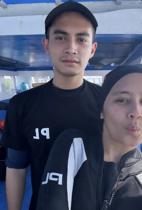 Wajah Prilly Latuconsina Tanpa Makeup saat Diving Date Bersama Omara. [@omara.esteghlal]