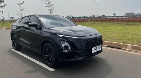 Chery C5 mengadopsi Arrow-shaped LED DRL sehingga memberikan kesan tatapan yang tajam. (Liputan6.com/Septian Pamungkas)