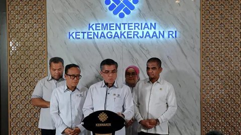 Menteri Ketenagakerjaan (Menaker) Yassierli menjelaskan, Bantuan Subsidi Upah (BSU) 2025 sudah cair kepada sekitar 2,45 juta penerima per Selasa, 24 Juni 2025. (Maulandy/Liputan6.com)