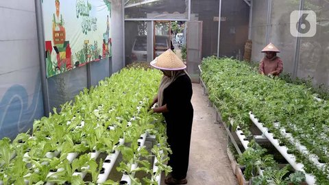 PLN membina masyarakat mengelola sampah menjadi sumber energi alternatif yang dapat menghasilkan listrik. (Dok PLN)