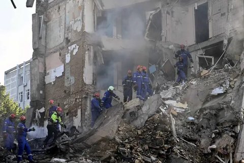 Sementara, Otoritas kesehatan Jalur Gaza menyatakan, hampir 11 bulan perang Israel dan milisi Hamas berkecamuk, sedikitnya ada 41.084 warga Palestina meninggal dunia dan 95.029 lainnya men