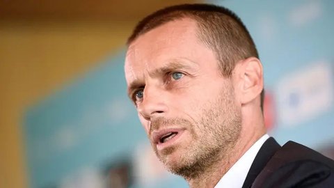 SEPTEMBER -- Aleksander Ceferin resmi terpilih sebagai Presiden UEFA setelah meraih kemenangan mutlak dalam Kongres Luar Biasa UEFA, di Athena, Yunani. Mantan Presiden Asosiasi Sepak Bola
