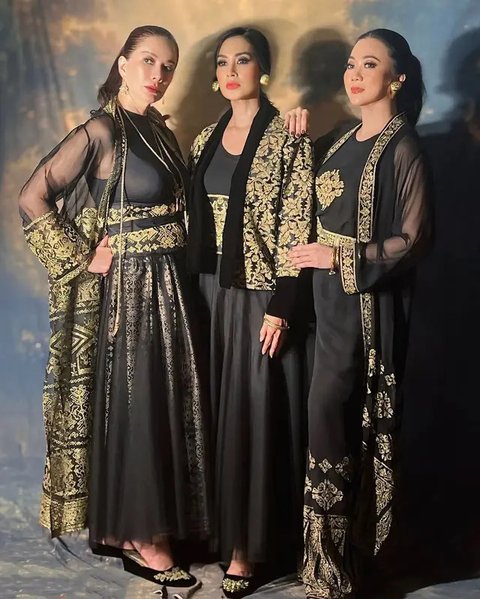 Model Dress Panjang Diah Permatasari (instagram.com/dps_diahpermatasari)