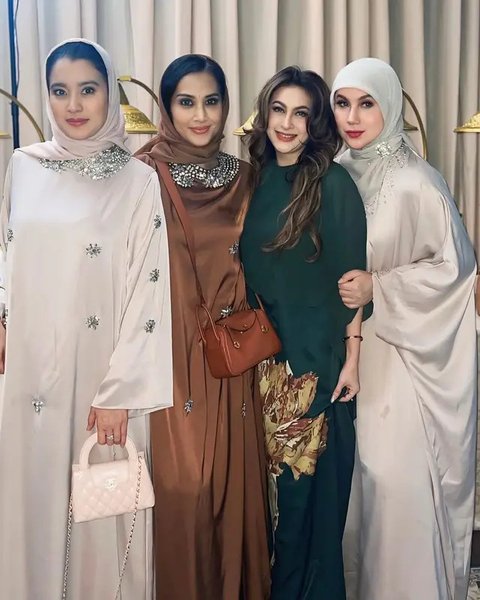 Model Dress Panjang Diah Permatasari (instagram.com/dps_diahpermatasari)